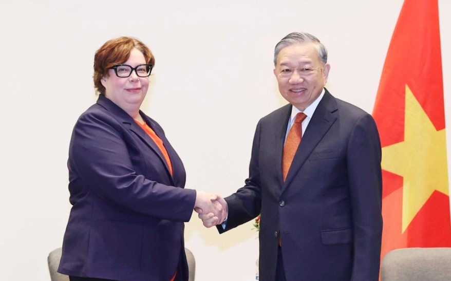 Vietnamese Party chief meets with Chairperson of Communist Party of Finland